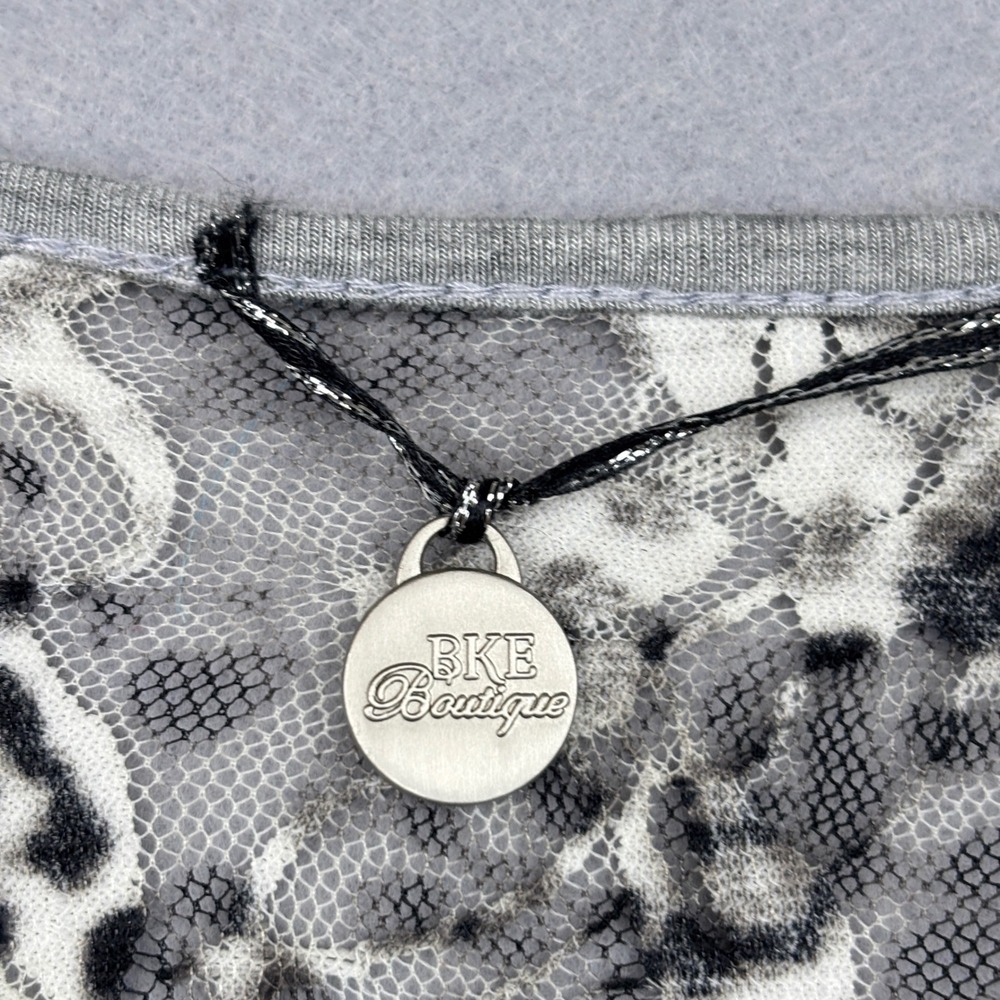 BKE Boutique Mixed Media Top Womens M Lace Leopard Sequin - Picture 4 of 8